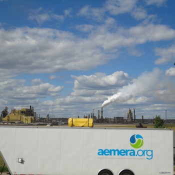 Photo:Zheng Yang (AEMERA) at the Syncrude site in Fort McMurray in August 2014.